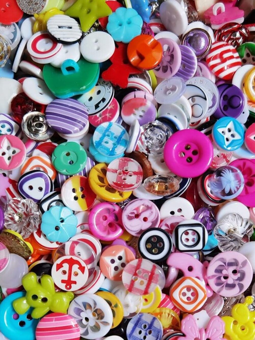 Random 100pcs Plastic Buttons Small DIY Sewing Craft Accessory Mix Mix
